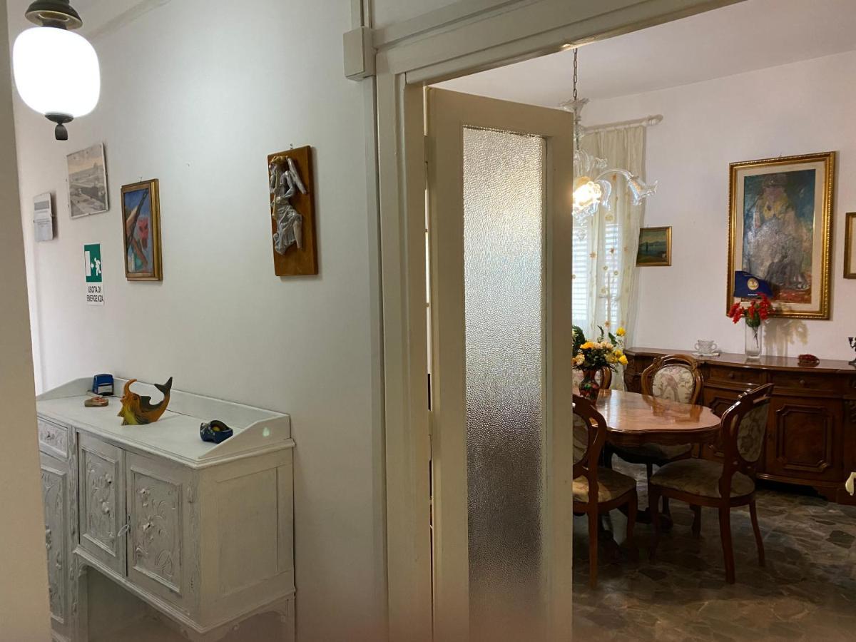 Appartamento Zia Gesina ลิโด ดิ ออสเตีย ภายนอก รูปภาพ