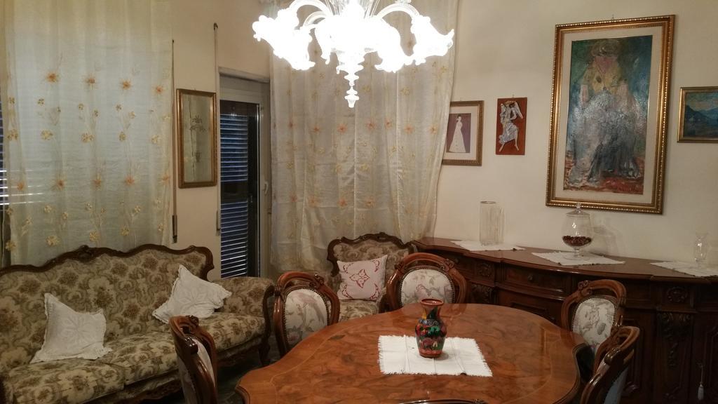 Appartamento Zia Gesina ลิโด ดิ ออสเตีย ภายนอก รูปภาพ