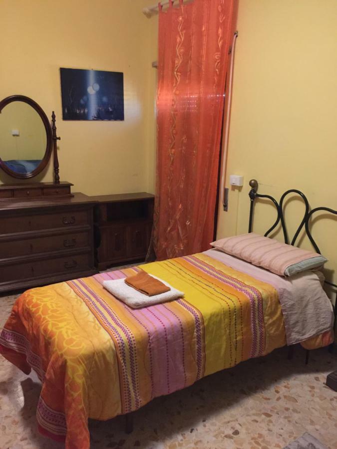 Appartamento Zia Gesina ลิโด ดิ ออสเตีย ภายนอก รูปภาพ